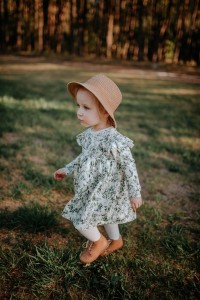 Sukienka z dresówki - polny zajączek