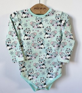 Body z dresówki - zimowa panda