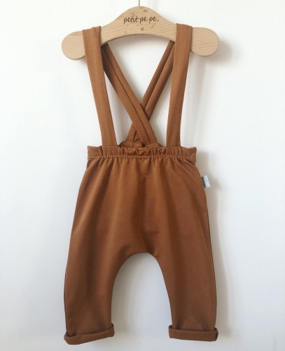 Spodenki z szelkami kolor brązowy.jpg