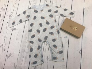 Rampers z cienkiej dzianiny jersey - jeżyki