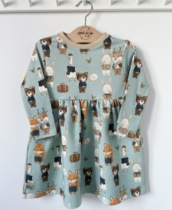 Sukienka z dresówki - jesienne opowieści