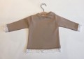Bluza dziecięca dresowa z koronką.jpg