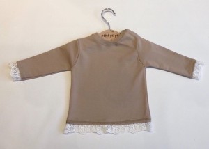 Bluza dresowa z koronką