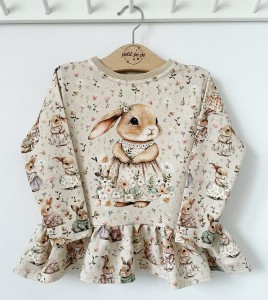 Bluzeczka z baskinką i panelem - Bunny meadow