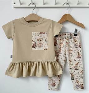 Zestaw bluzeczka z baskinką  + getry - Bunny meadow