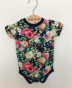 Body z cienkiej dzianiny  jersey - florystyczny ogród