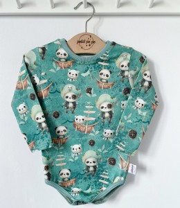Body z dresówki  - Piraci