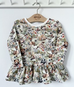 Bluzeczka z baskinką - Wiosna w lesie