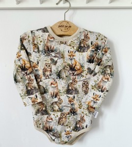 Body z dresówki  - Curious animals