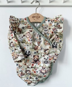 Body kopertowe z dresówki  -  wiosna w lesie