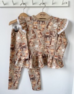 Zestaw bluzeczka z baskinką  + getry - Bali animals