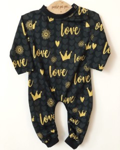 Rampers z cienkiej dzianiny jersey - what is love