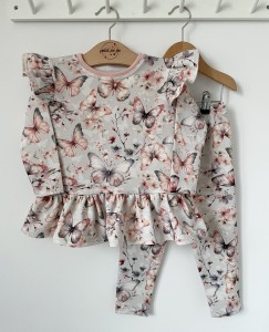 Zestaw bluzeczka z baskinką  + getry - Motylki