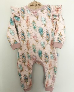 Rampers z dresówki - boho piórka