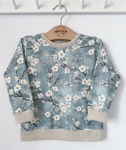 Bluza dresowa z rozcięciami - Floral sky
