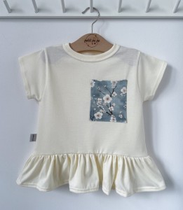 Bluzeczka z baskinką z kieszonką- Floral sky