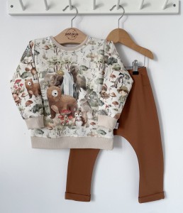 Zestaw dresowy spodnie karmel+ bluza z panelem - Jesienny gaj