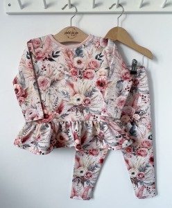 Zestaw bluzeczka z baskinką  + getry - Sweet rose